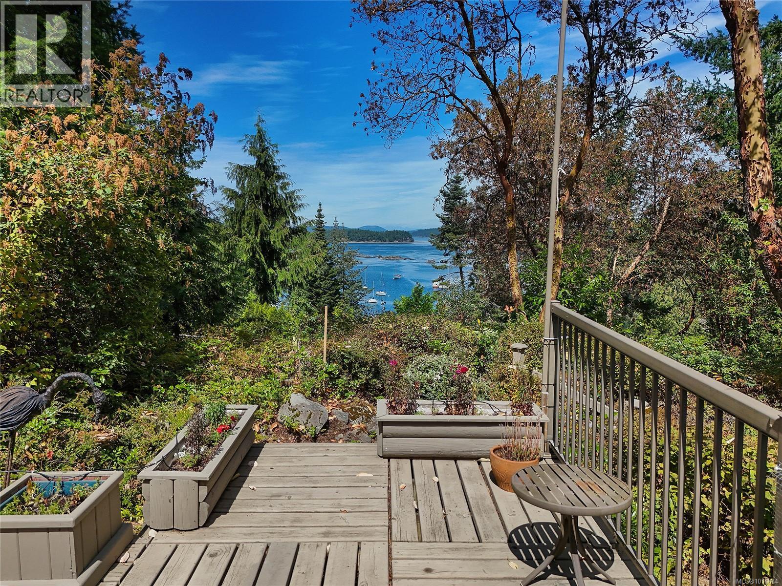 10929 Inwood Rd, North Saanich, BC V8L 5H9