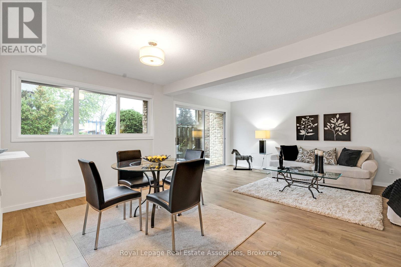 57 2605 Woodchester Dr, Mississauga, ON L5K 2E3