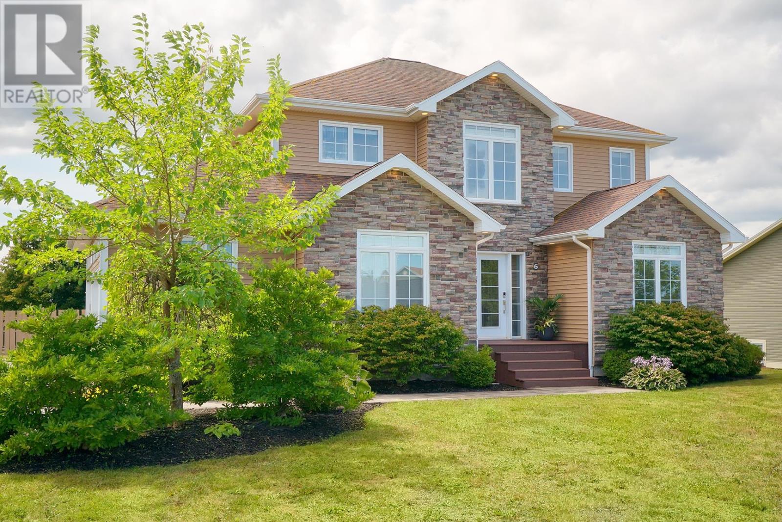 6 Falcon Dr, Cornwall, PE C0A 1H4
