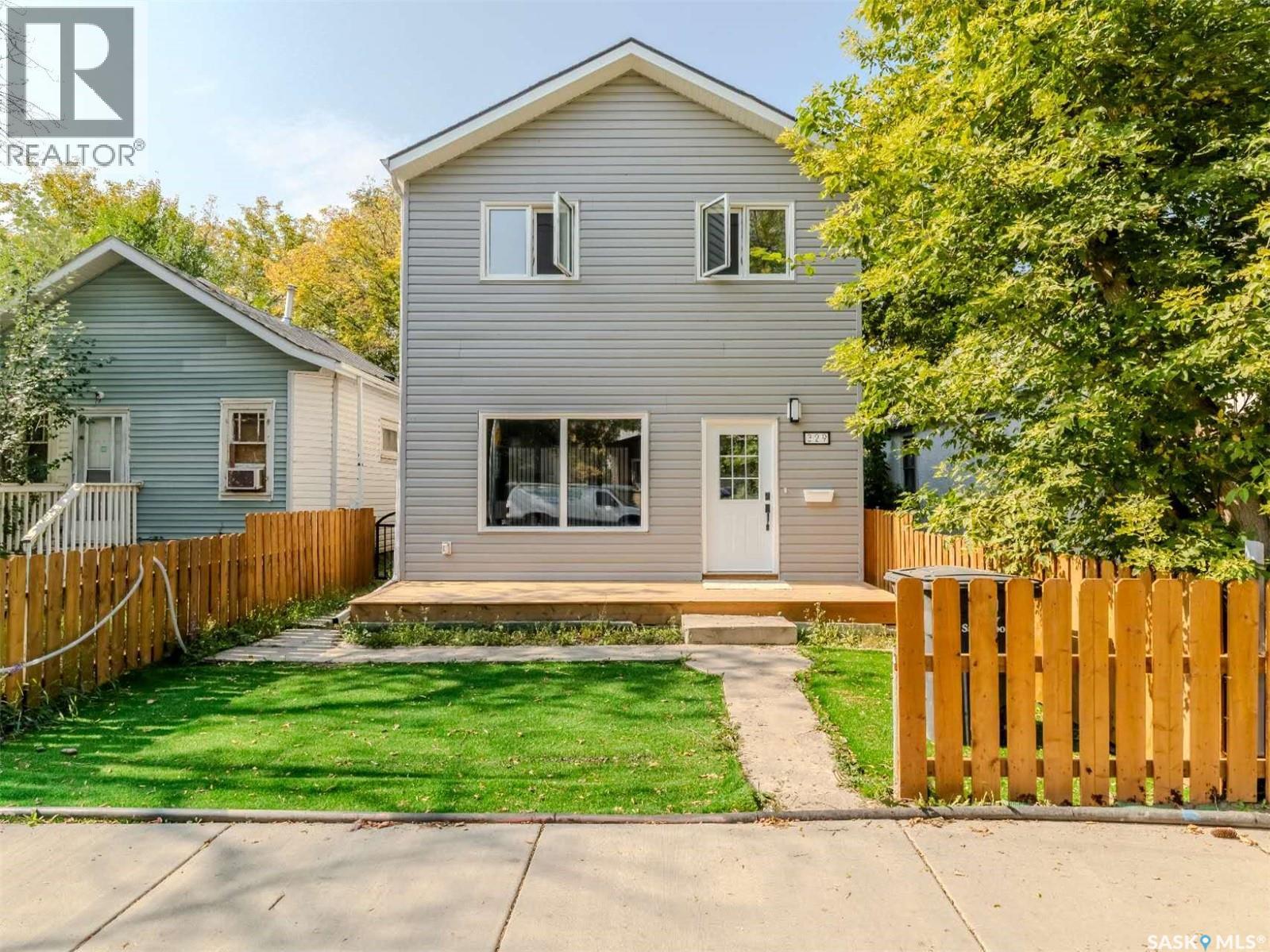 329 J Ave S, Saskatoon, SK S7M 2A4