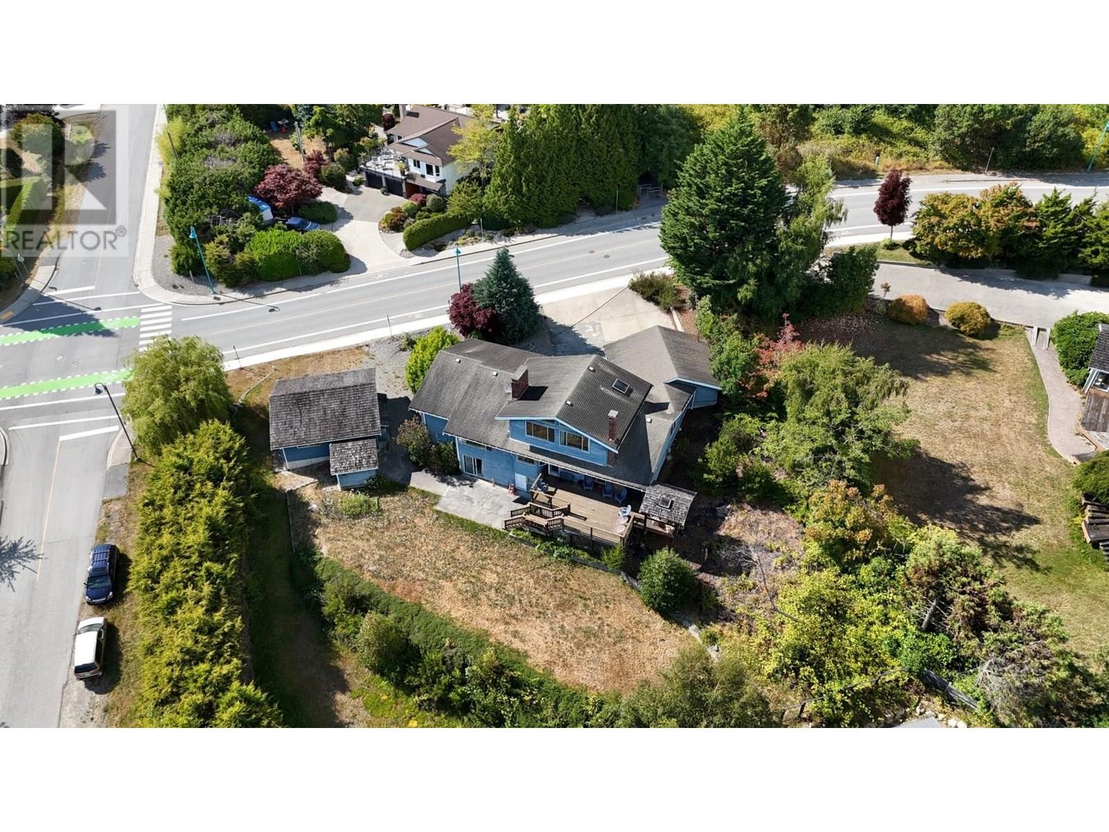 5504 Derby Rd, Sechelt, BC V7Z 0M2