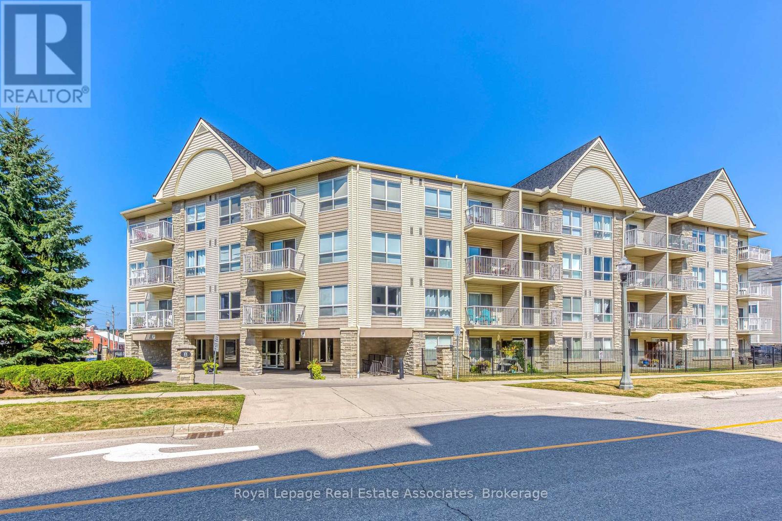 309 8 Harris St, Cambridge, ON N1R 8R1