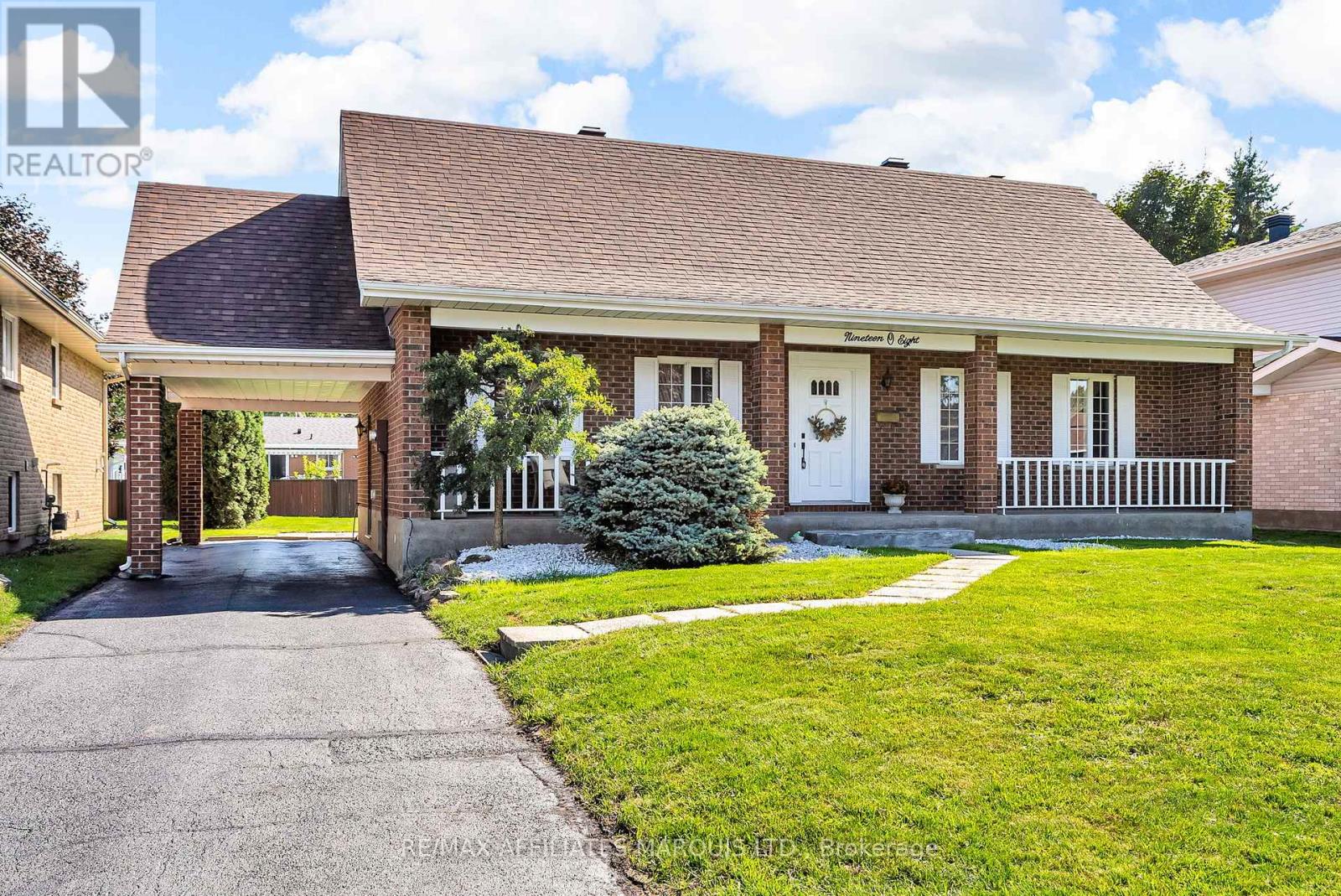 1908 Concorde Ave, Cornwall, ON K6H 6M7
