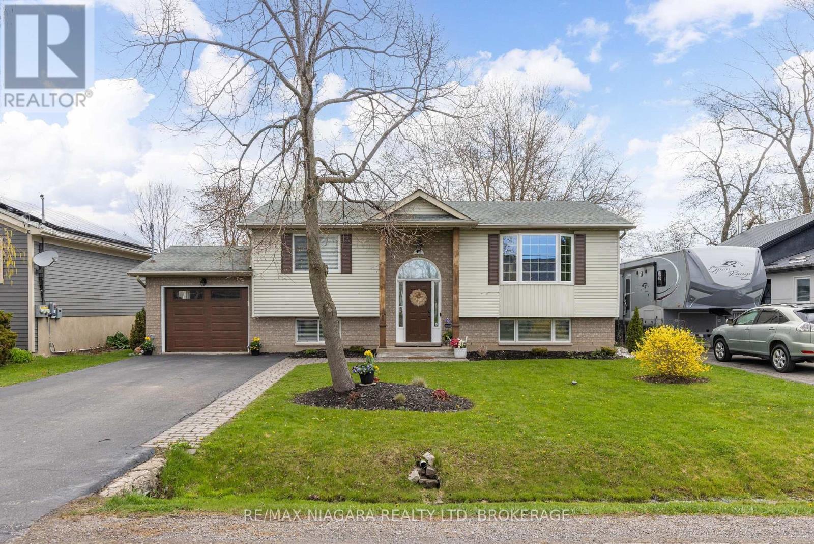 44 Maple Leaf Ave S, Fort Erie, ON L0S 1N0