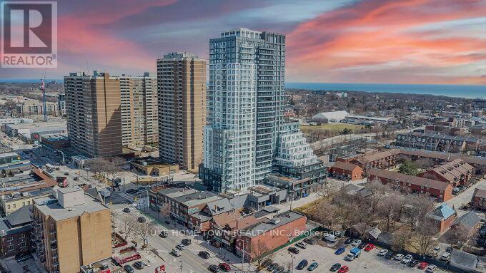 810 286 Main St, Toronto, ON M4C 0B3