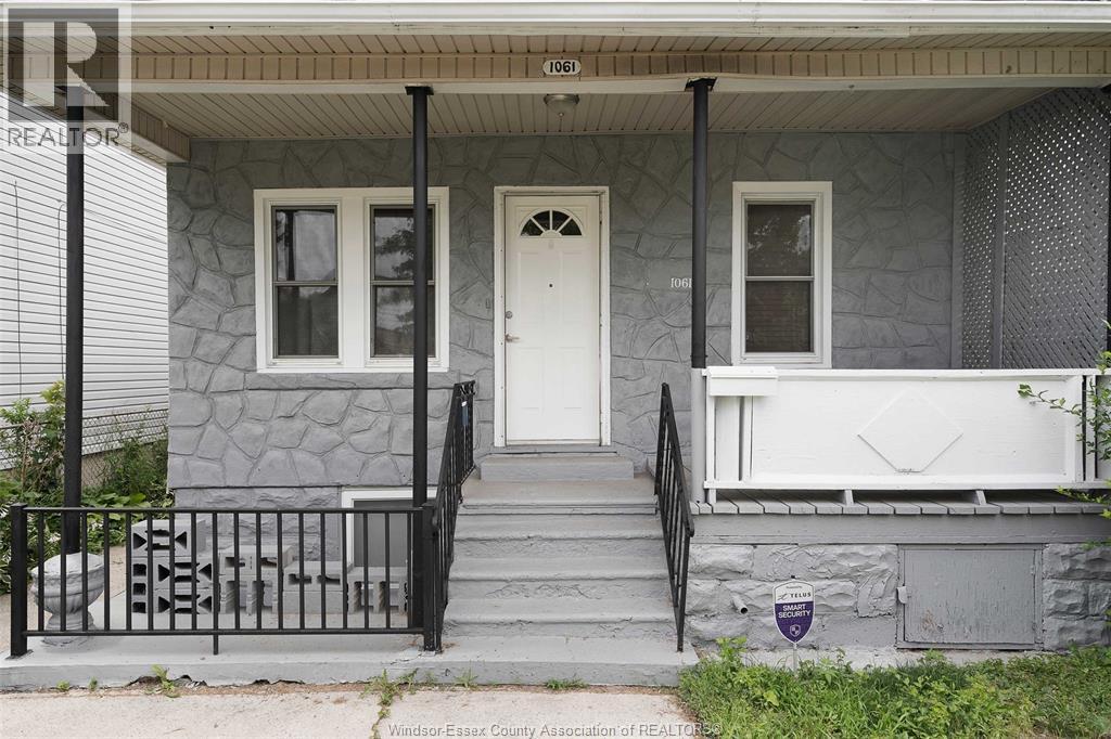 1061 Highland Ave, Windsor, ON N9A 1R6