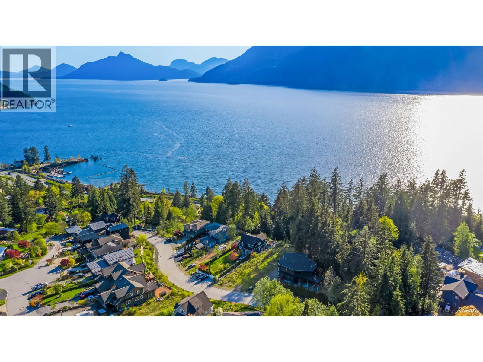 685 Copper Dr, Squamish, BC V8B 1J1