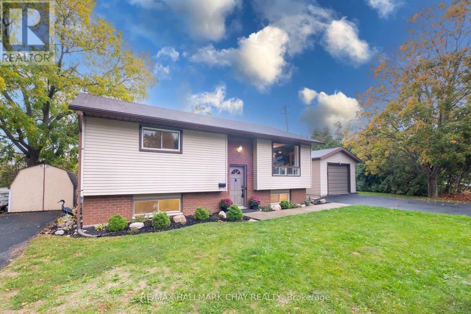 8 First St, Orillia, ON L3V 4A8