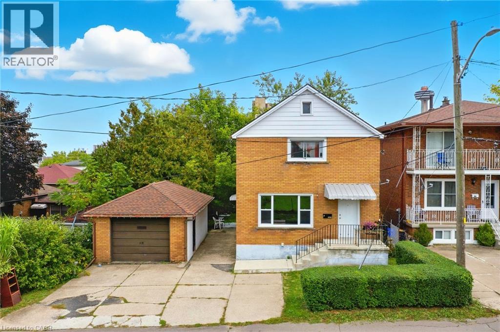 6044 Grey Ave, Niagara Falls, ON L2G 4B4