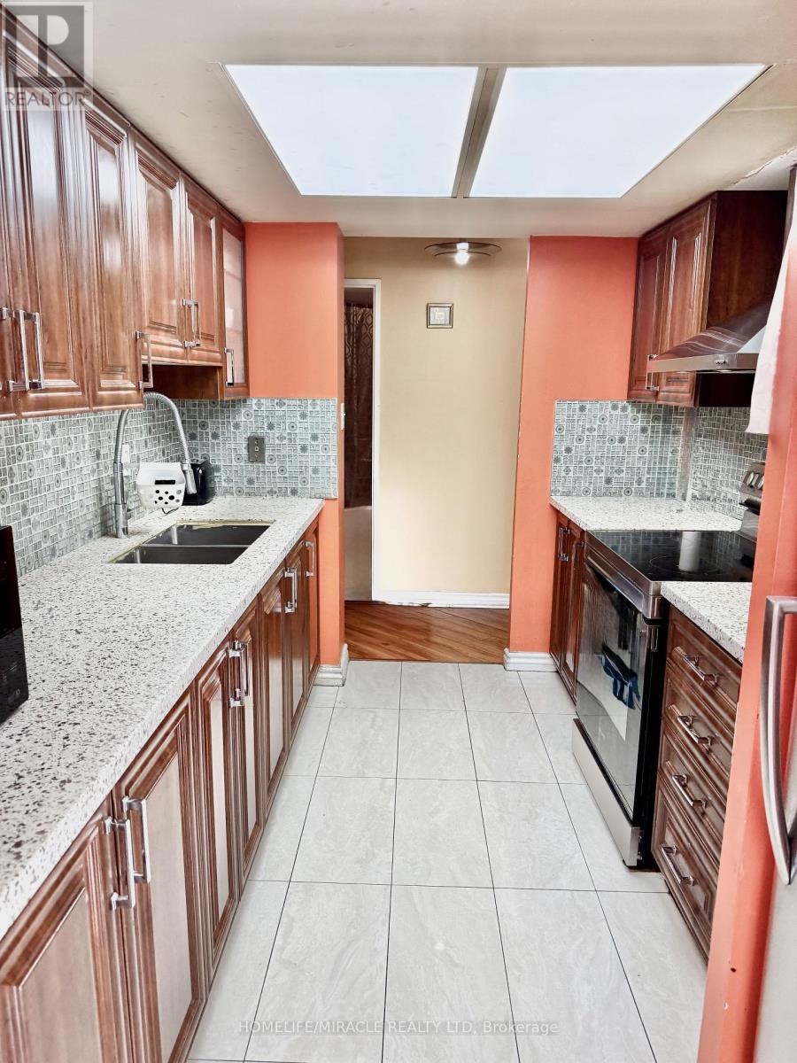 114 1 Rowntree Rd, Toronto, ON M9V 5G7