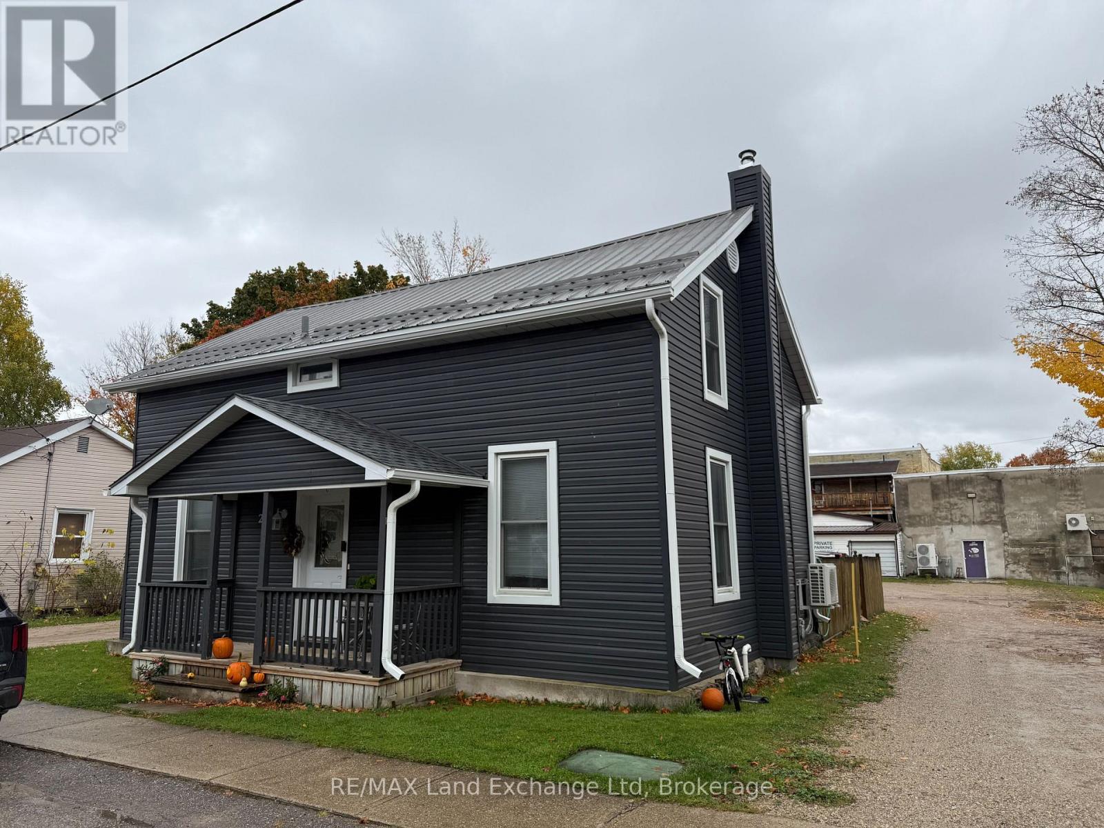 211 Edward St, North Huron, ON N0G 2W0