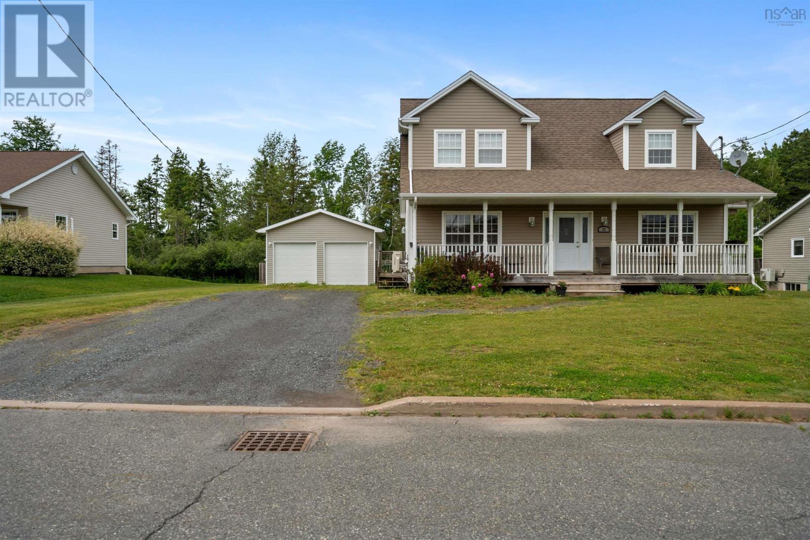 25 Parkview Dr, New Glasgow, NS B2H 0E6