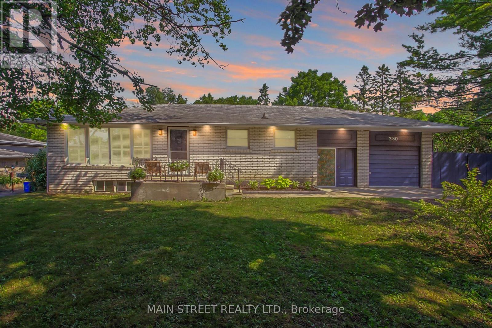 230 Boyers Side Rd, Georgina, ON L4P 3C8