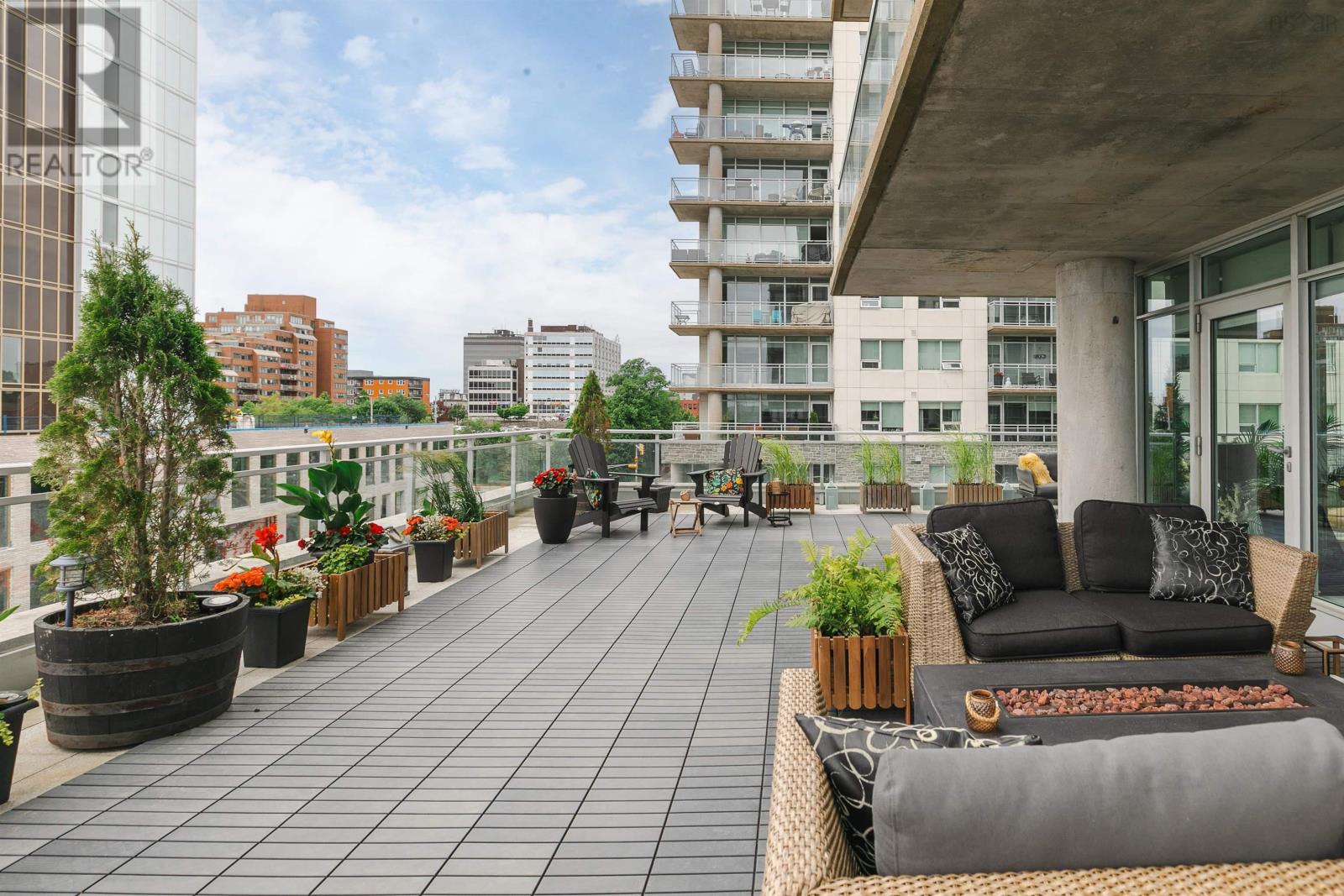31 Kings Wharf Place Unit 406, Dartmouth, NS B2Y 0C1