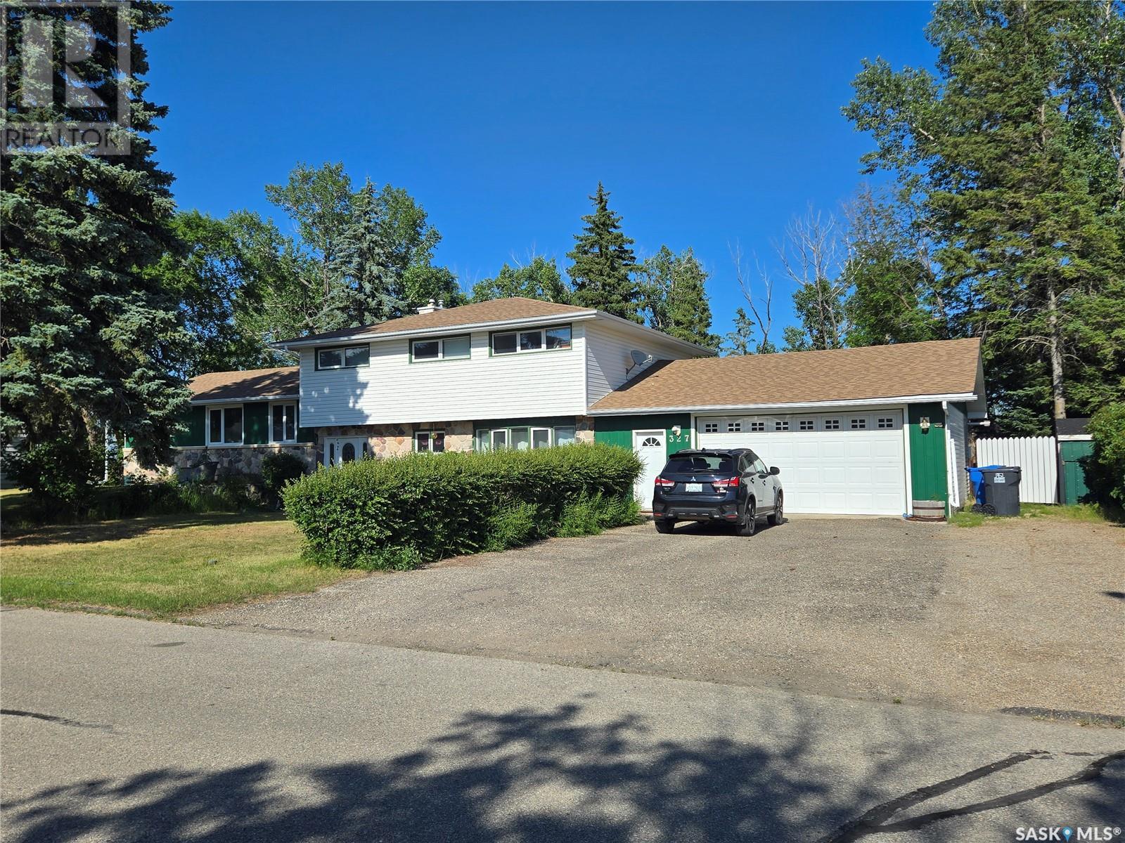 327 Russell St, Stoughton, SK S0G 4T0