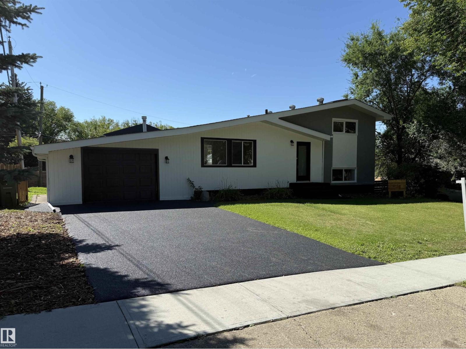 1 Sylvan Dr, St. Albert, AB T8N 0G7