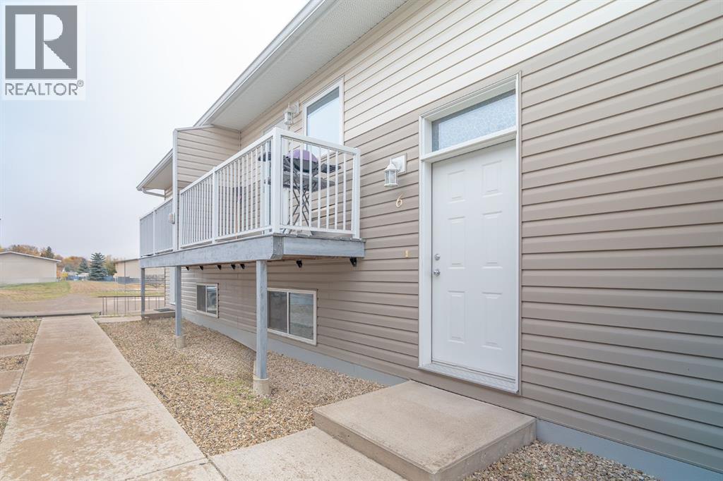 4605 55 Street Unit 6, Ponoka, AB T4J 0A8