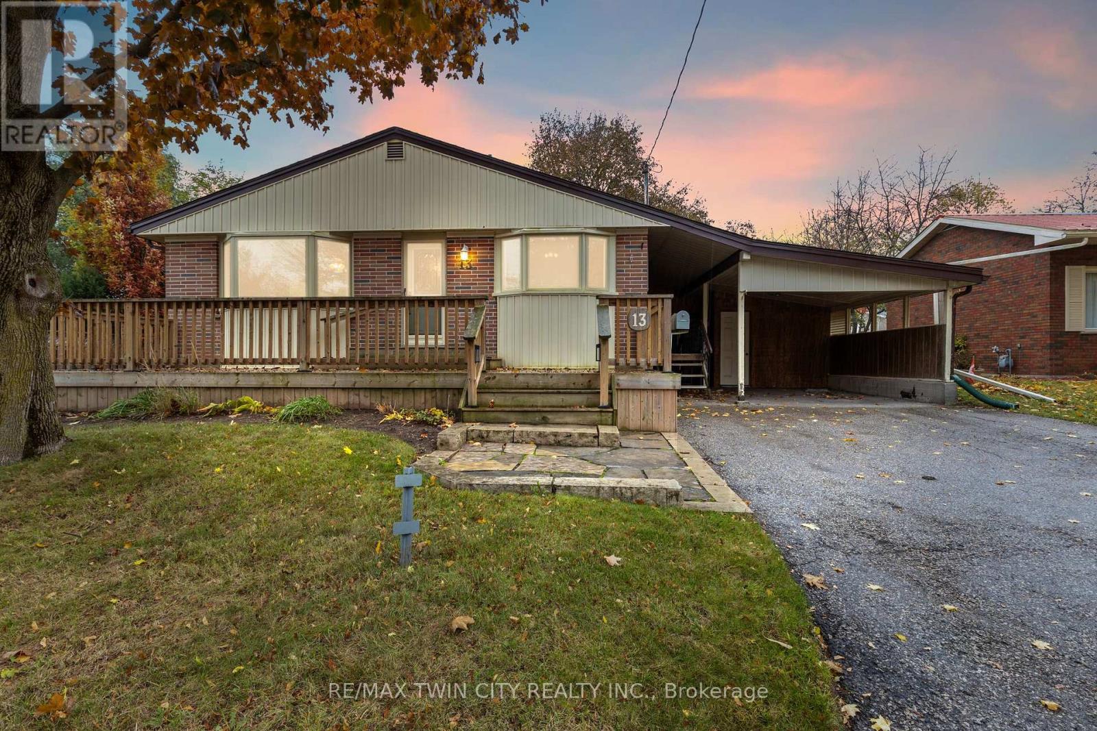 13 Spencer St, Brant, ON N3L 1W3