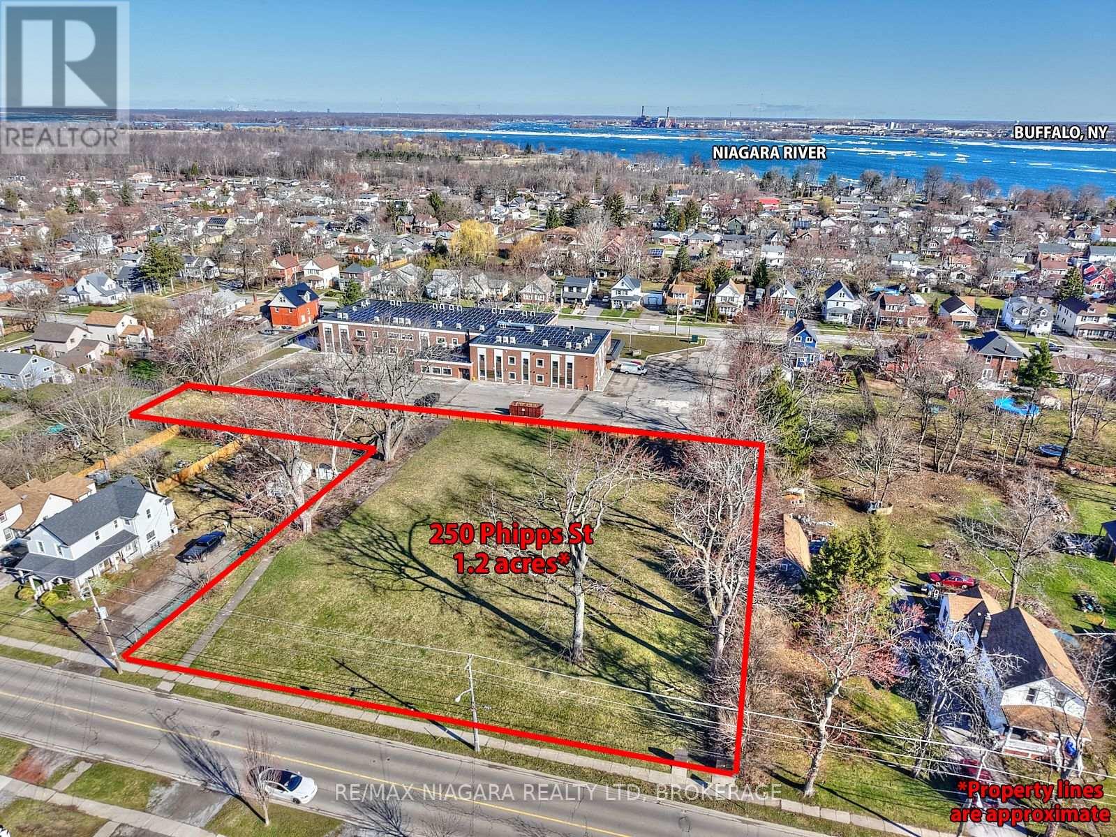 250 Phipps St, Fort Erie, ON L2A 2V5