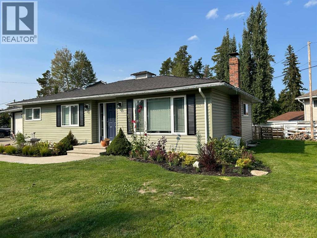 30 Sandy Dr, Whitecourt, AB T7S 1G9