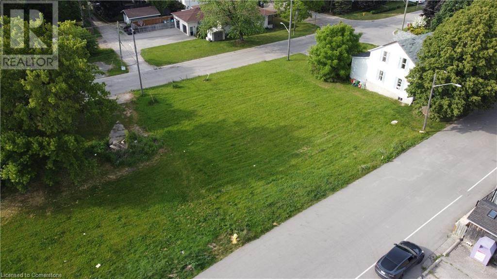 6 Brydges St, Paris, ON N3L 1R4