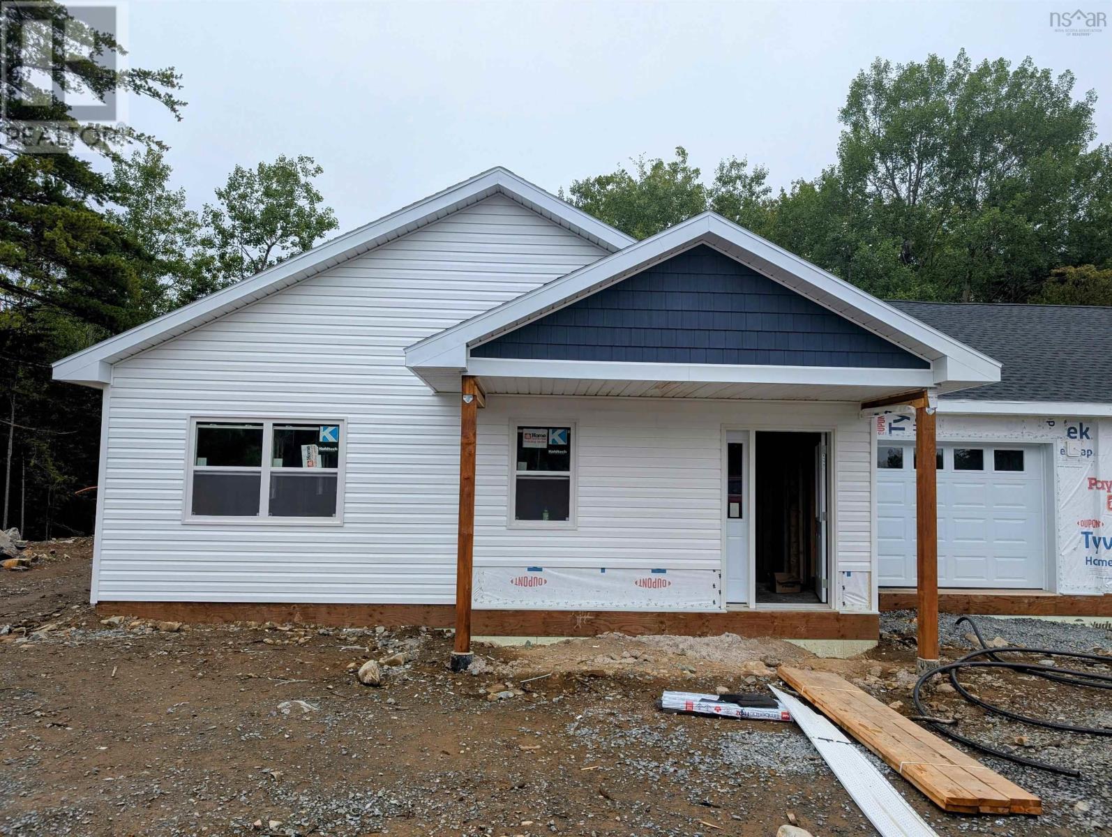 6 Shadebush Walk, Upper Sackville, NS B4E 0X8