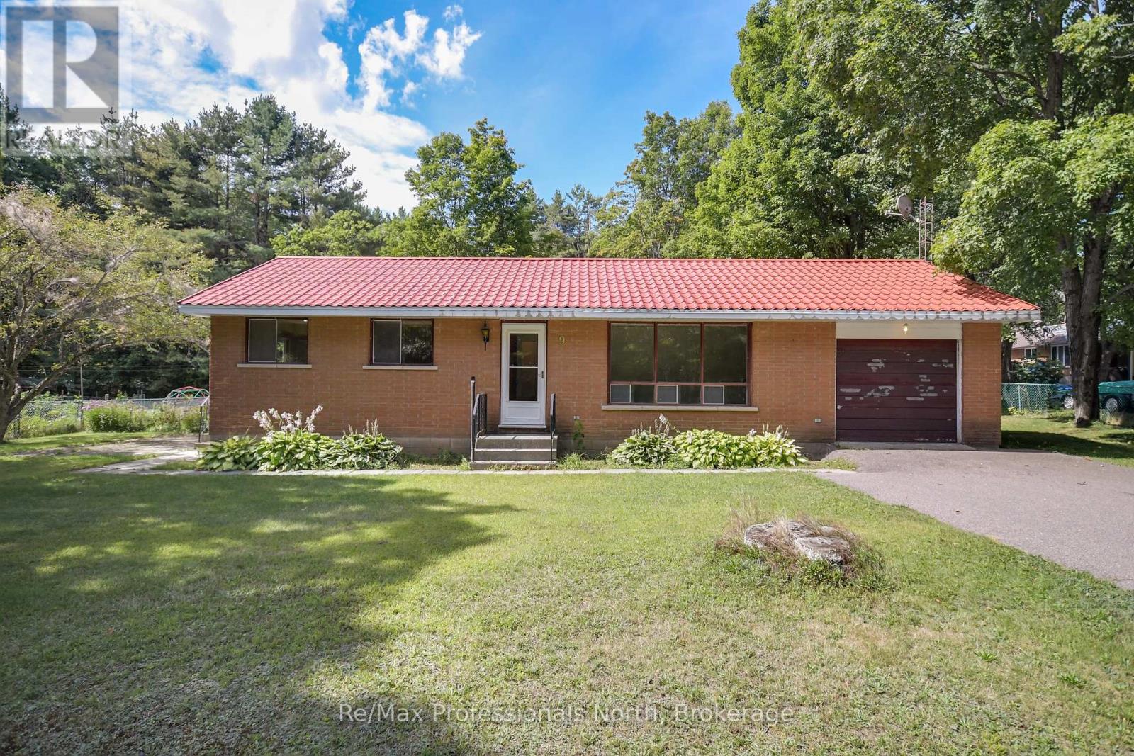 9 Macnaughtan Ct, Bracebridge, ON P1L 1L6