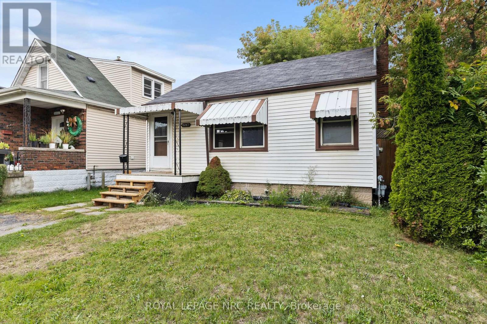 5261 Buchanan Ave, Niagara Falls, ON L2E 5A7