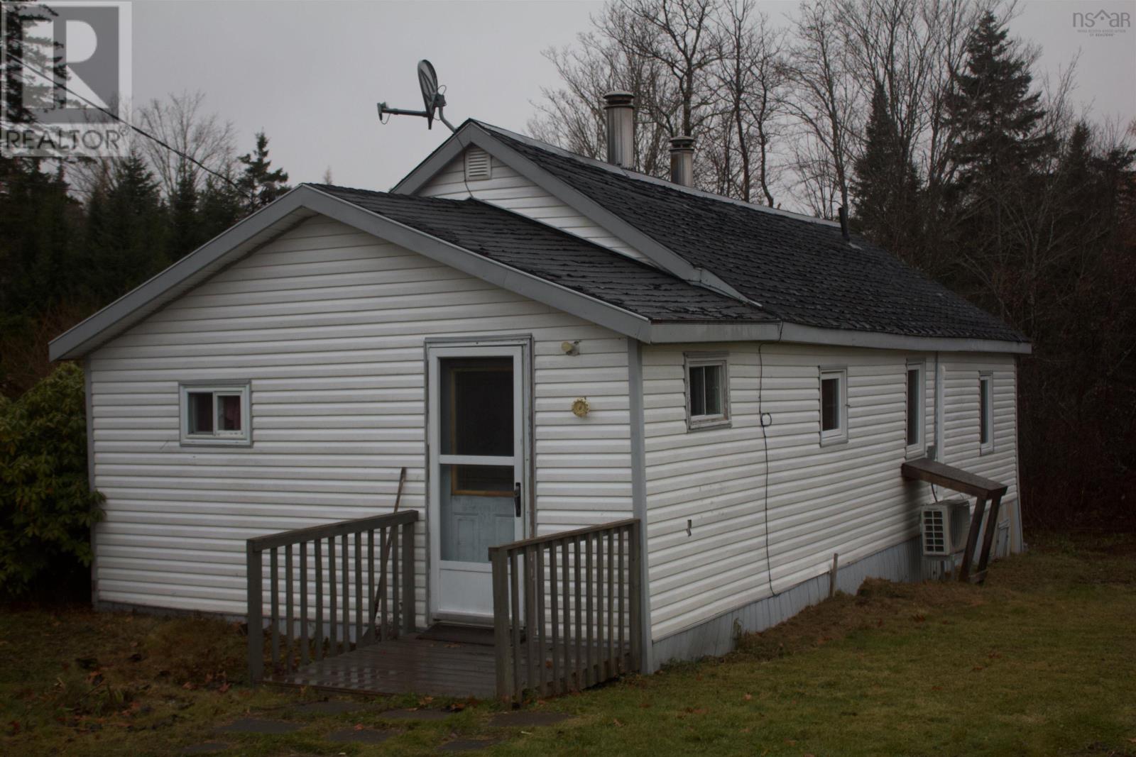 173 Pleasant Valley Rd, Pleasant Valley, NS B0N 1X0