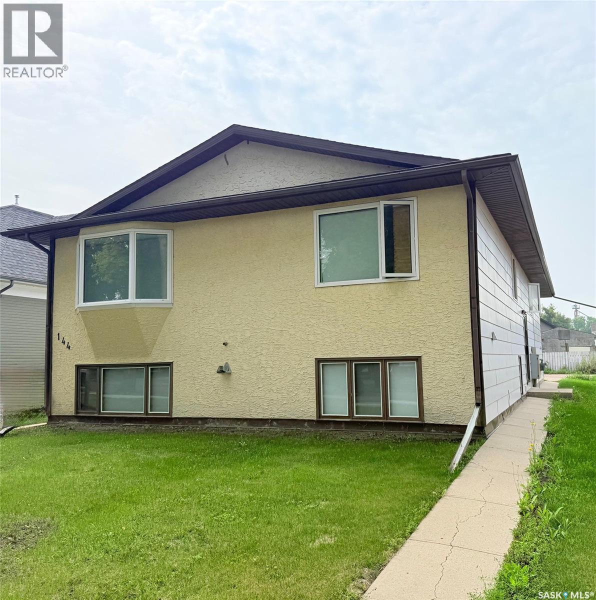 144 First Ave N, Yorkton, SK S3N 1J8