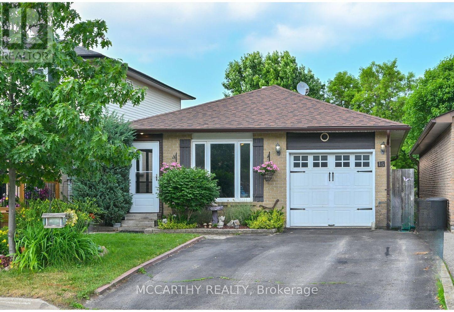 15 Andrew Ave, Orangeville, ON L9W 4E5