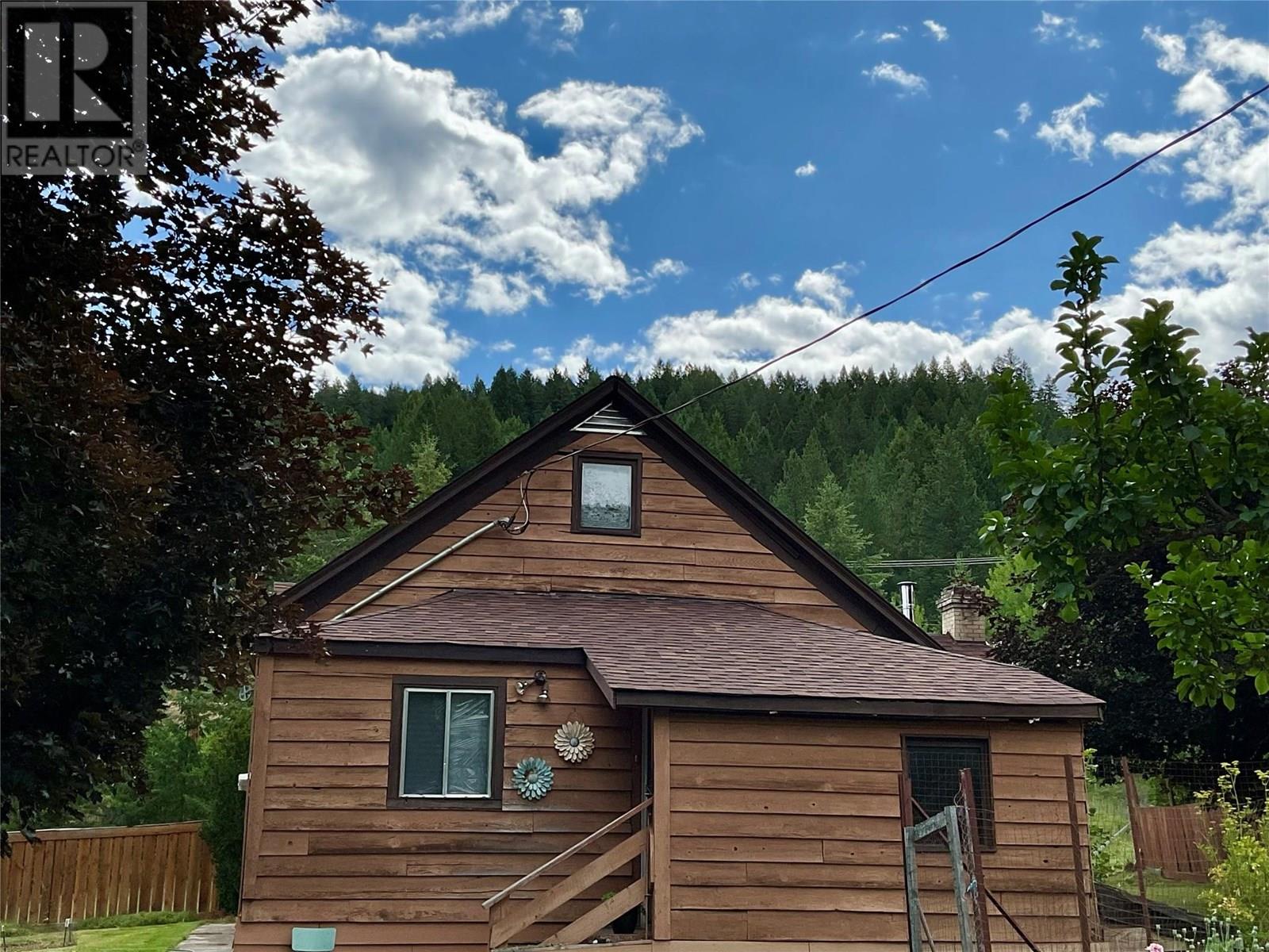 555 Everette Ave, Greenwood, BC V0H 1J0