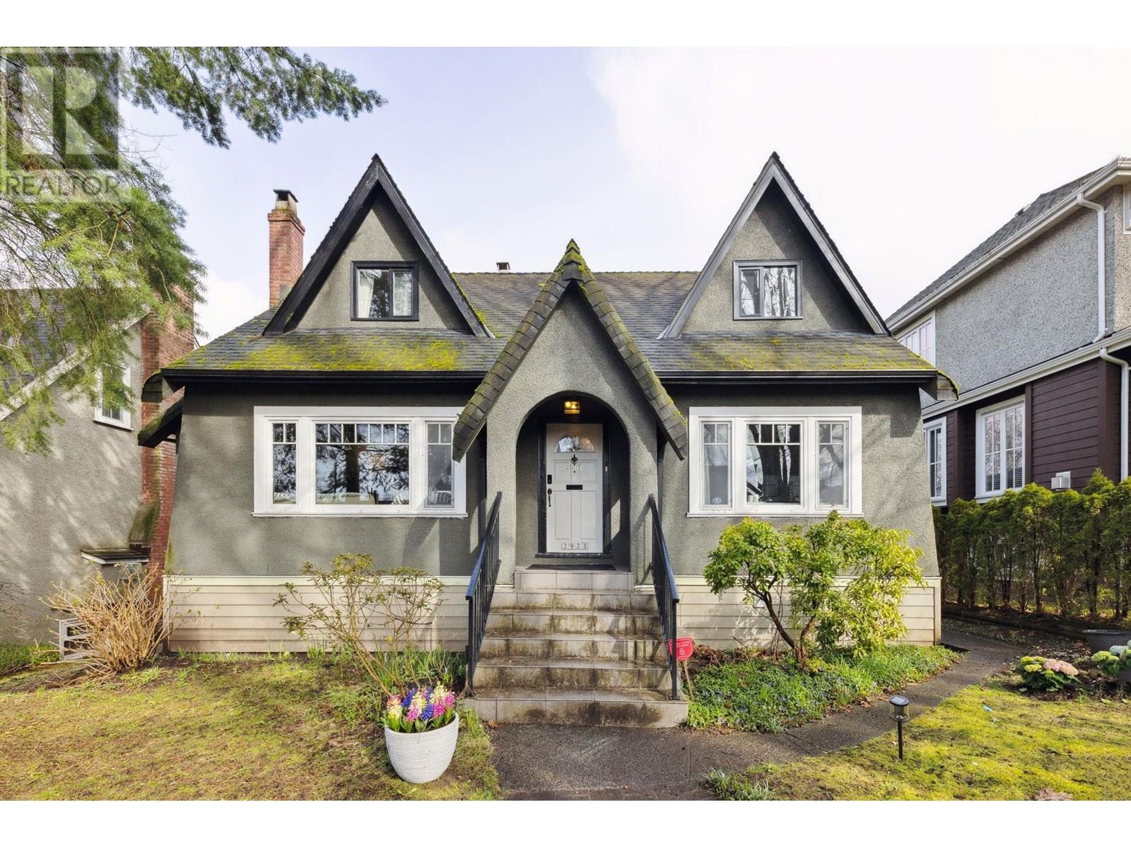2923 W 32nd Ave, Vancouver, BC V6L 2B8