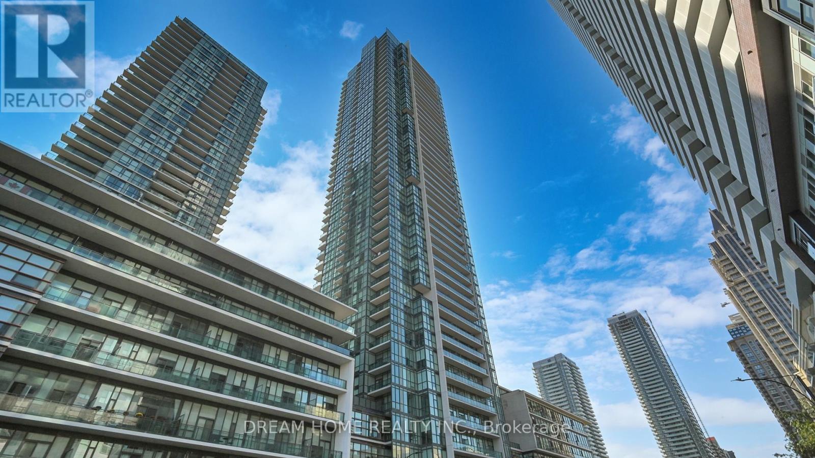 2408 4070 Confederation Pkwy, Mississauga, ON L5B 0G4