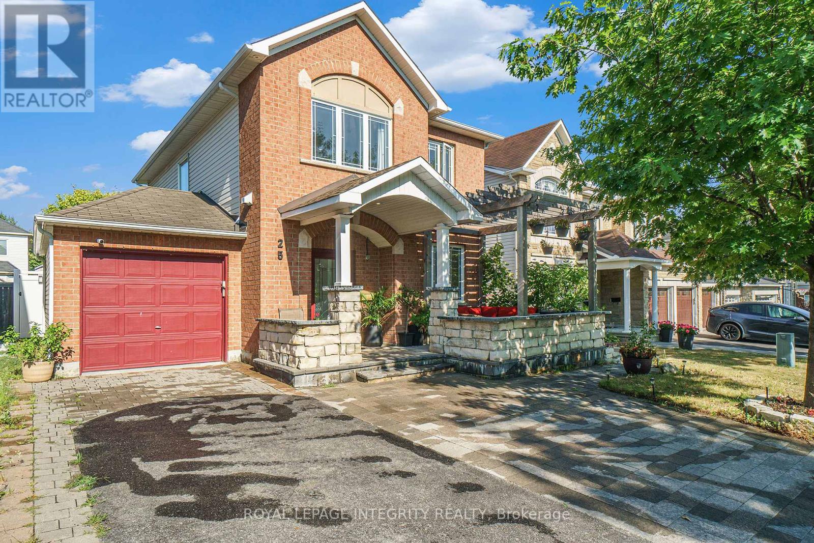 25 Berry Glen St, Ottawa, ON K2G 7A5