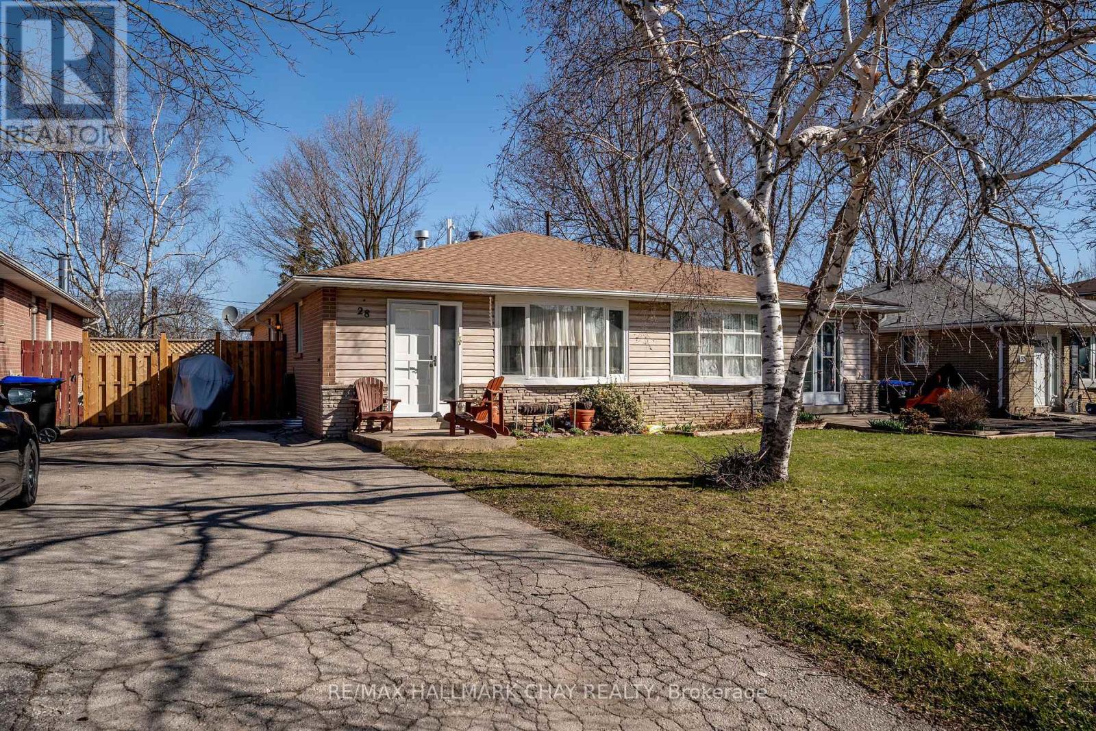 28 Brown St, New Tecumseth, ON L0G 1W0