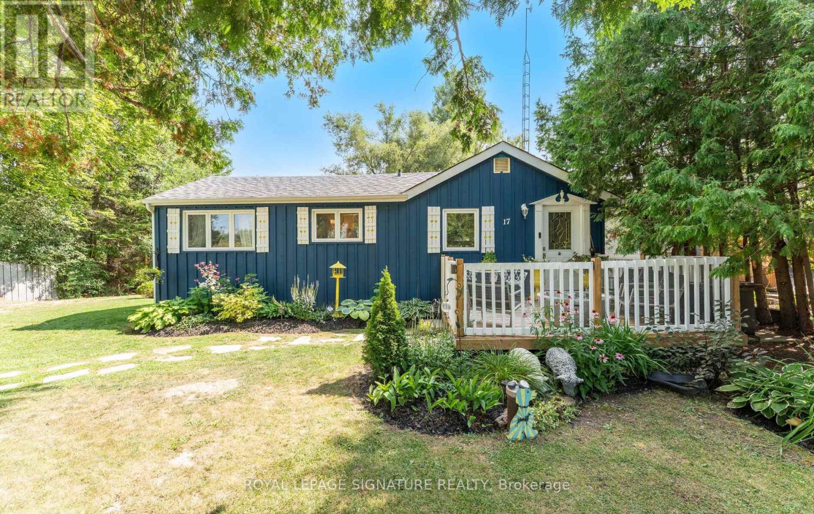 17 Mustard St, Uxbridge, ON L9P 1R2
