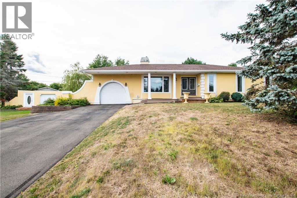 27 Guimond Ct, Dieppe, NB E1A 1A1