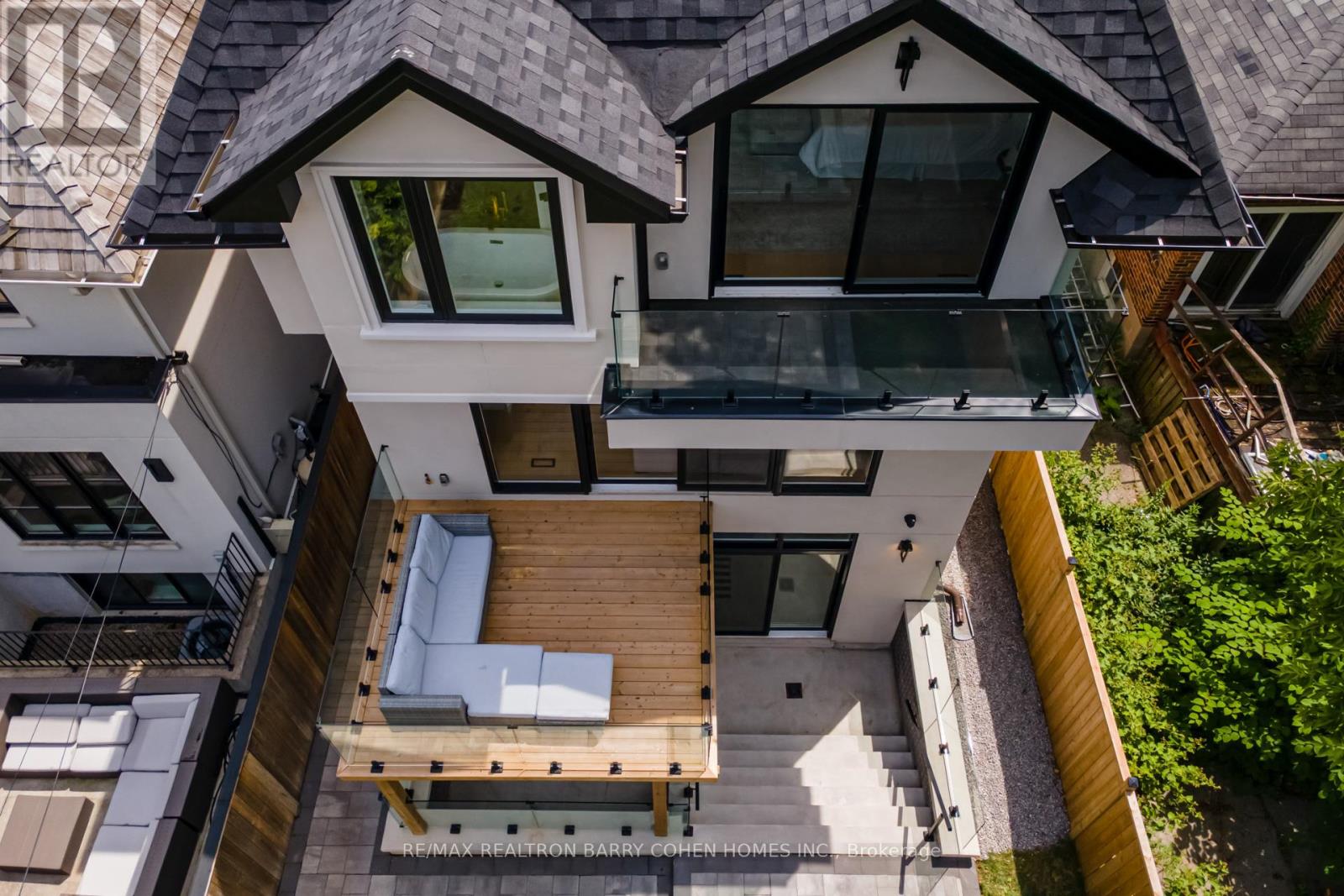 594 Broadway Ave, Toronto, ON M4G 2S5