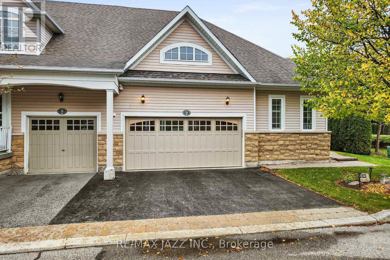9 350 Lakebreeze Dr, Clarington, ON L1B 0A2