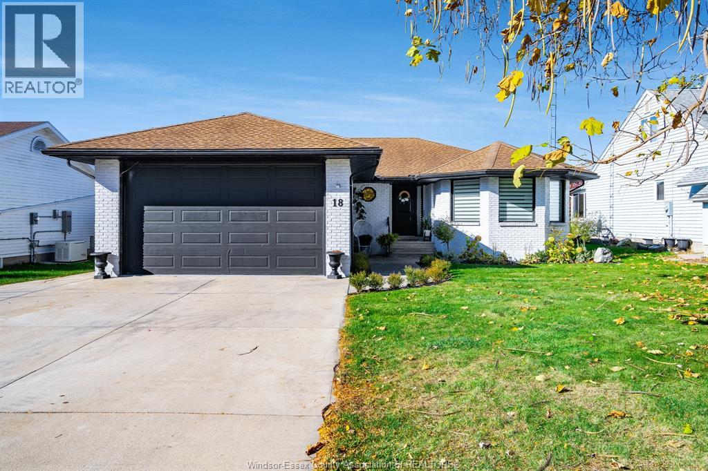 18 William Ave, Kingsville, ON N9Y 3T2