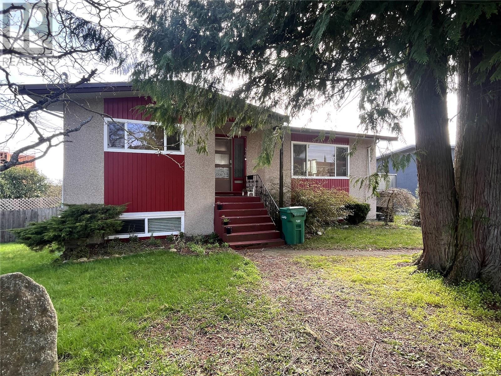 570 Holly Ave, Nanaimo, BC V9S 3M6