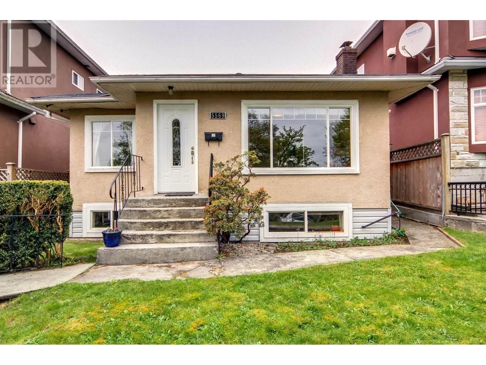 5569 Culloden St, Vancouver, BC V5W 3R9