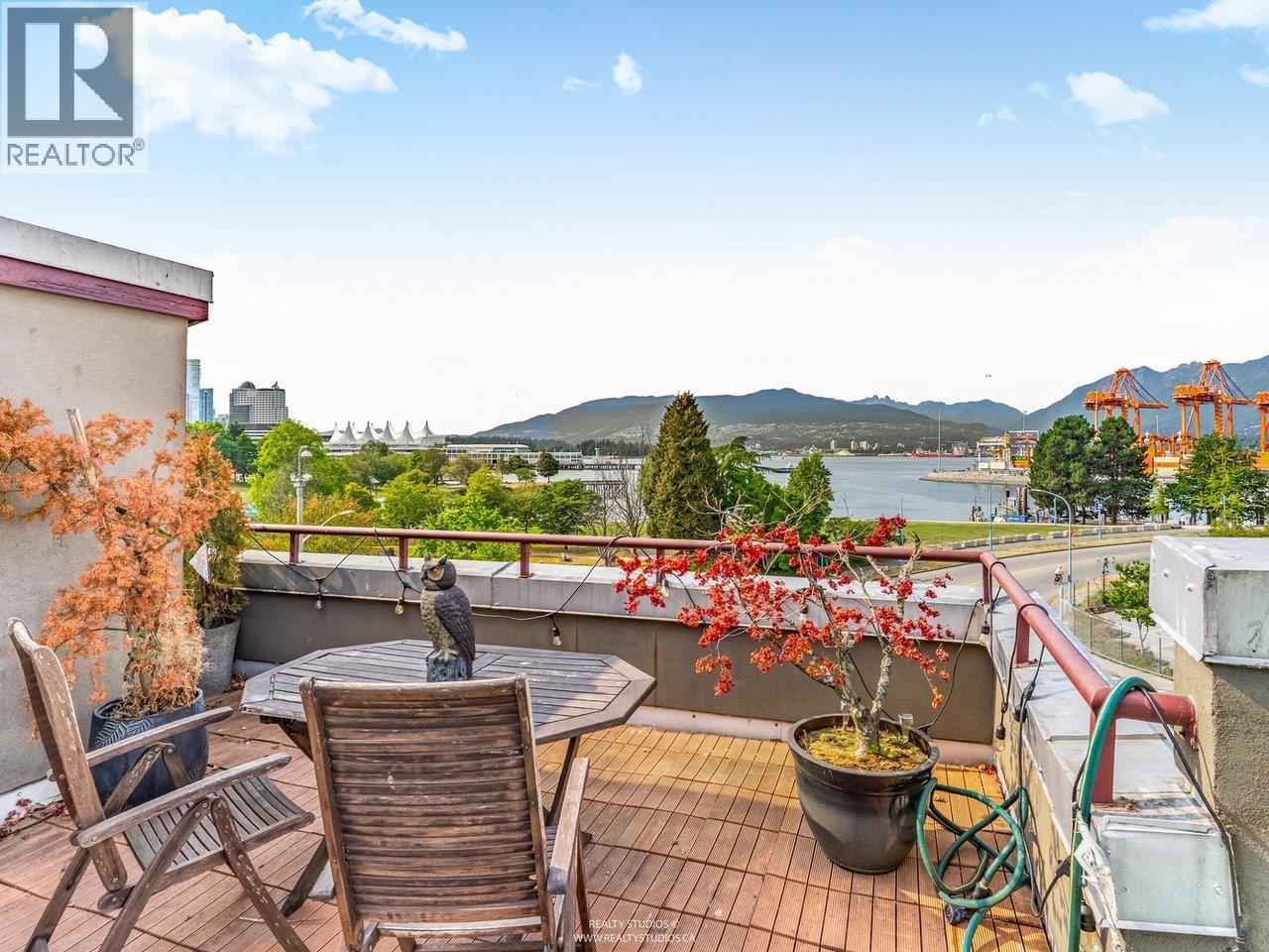141 Alexander St, Vancouver, BC V6A 1B8