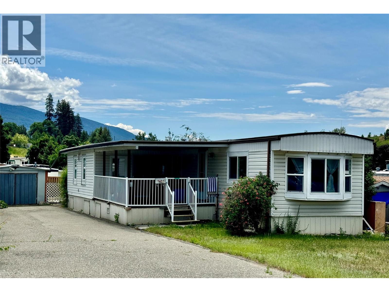 506 Guildford Ct, Coldstream, BC V1B 2E3