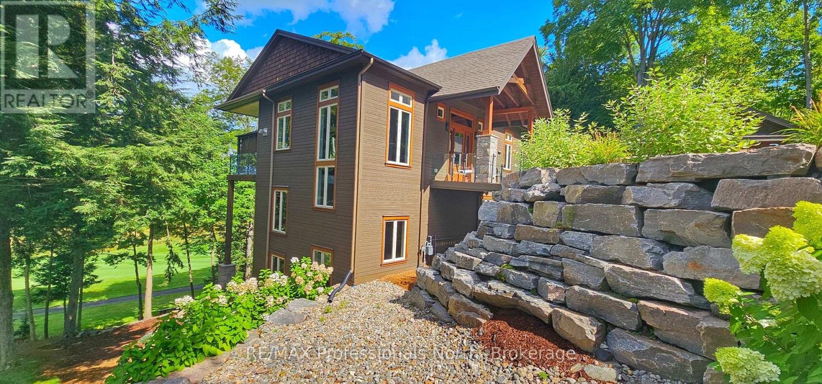 41 Clubhouse Dr, Huntsville, ON P1H 1B1