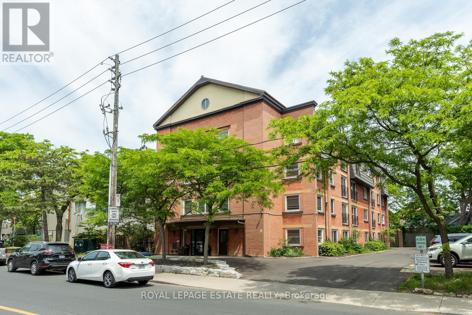 106 61 Main St, Toronto, ON M4E 2V6