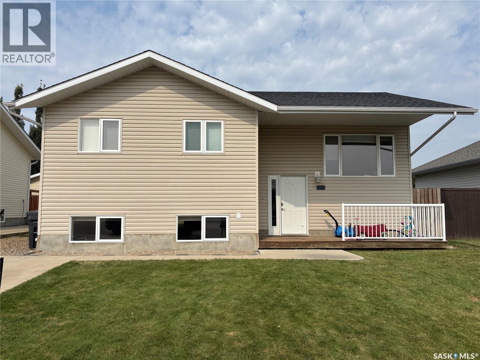 813 Lochwood Pl, Swift Current, SK S9H 4W9