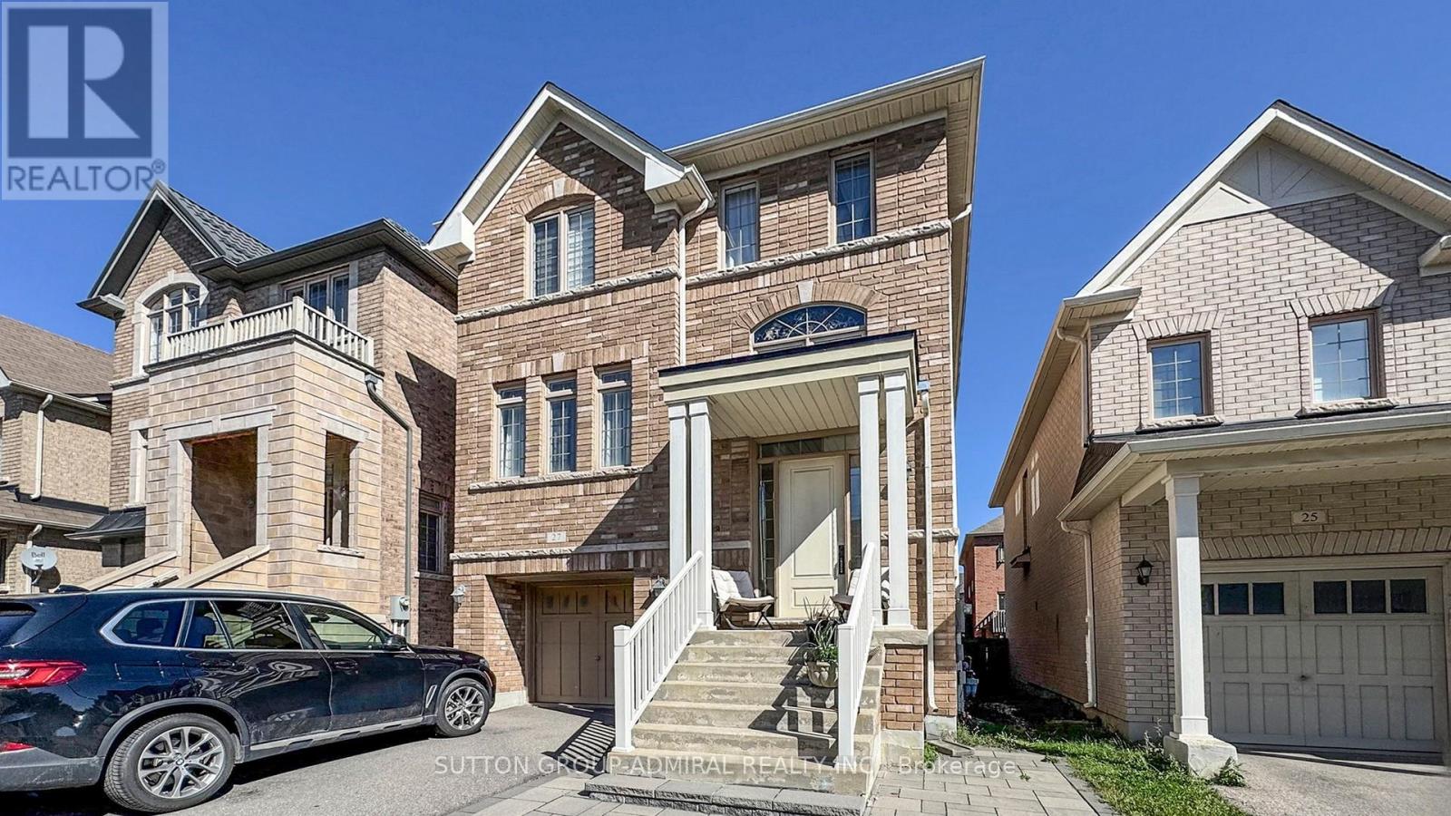 27 Givon St, Vaughan, ON L6A 0W2