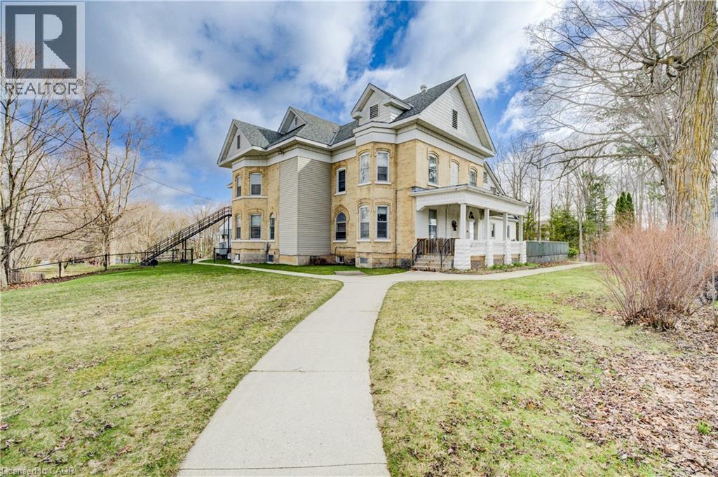 98 3rd St SE, Arran-Elderslie, ON N0G 1L0